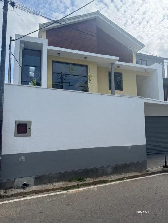 Brand New Upmarket House for Sale at Maharagama | LKR 76 Million (EM042AC)