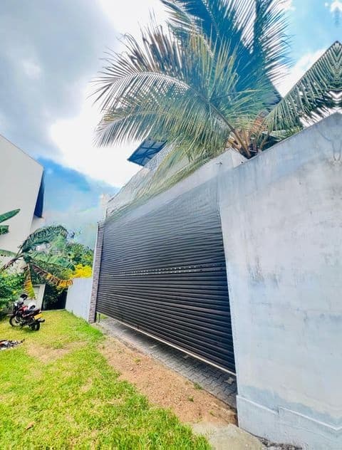 Ultra-Luxury Smart Mansion with Rooftop Jacuzzi Malabe