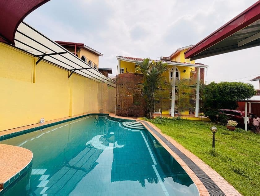Luxury House Sale At walpola rd koswatha Battramulla