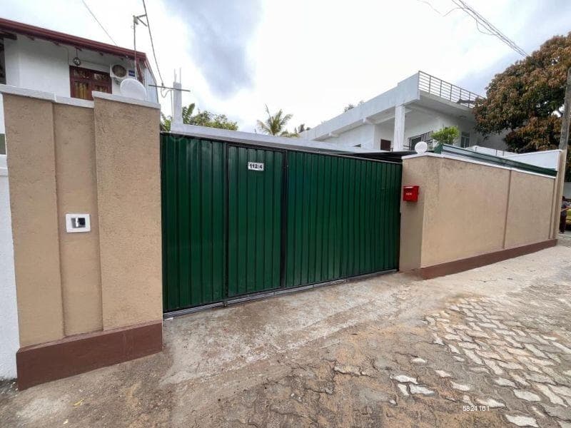 House For Sale In Boralesgamuwa (file No 5188b)