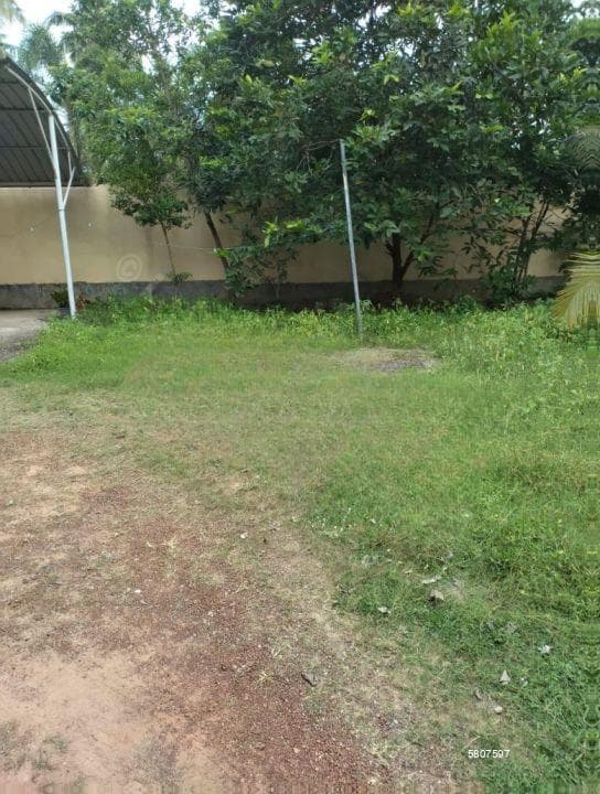 Valuable bare land at Malabe for sale.
