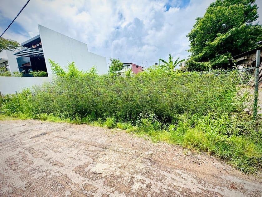 (SL1018) 7.5 Perch Land for Sale in Nugegoda