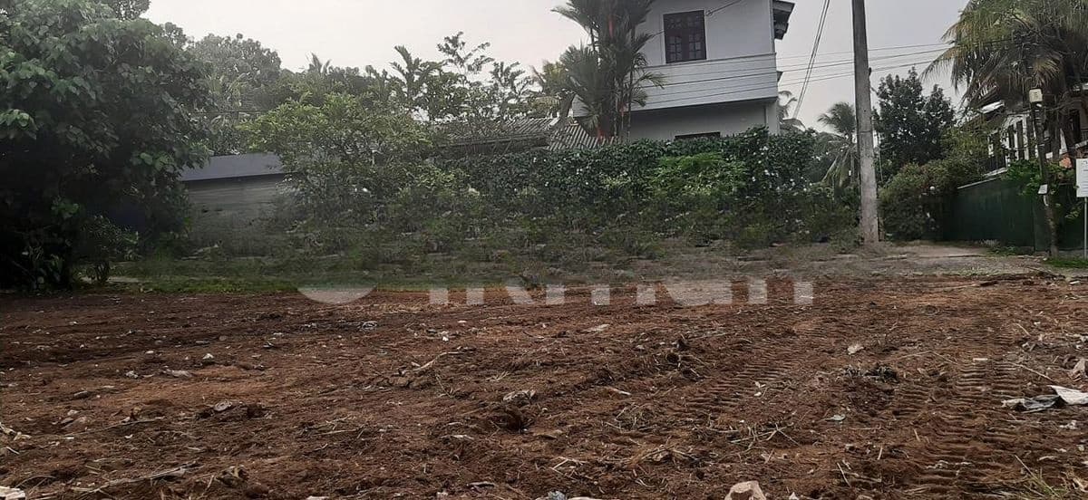 Land For Sale In Maharagama Arewwala