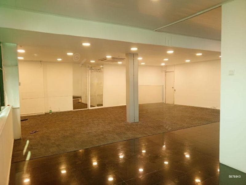 Semi Furnished Modern Office Space for Rent in Col.05 for Rs.880,000