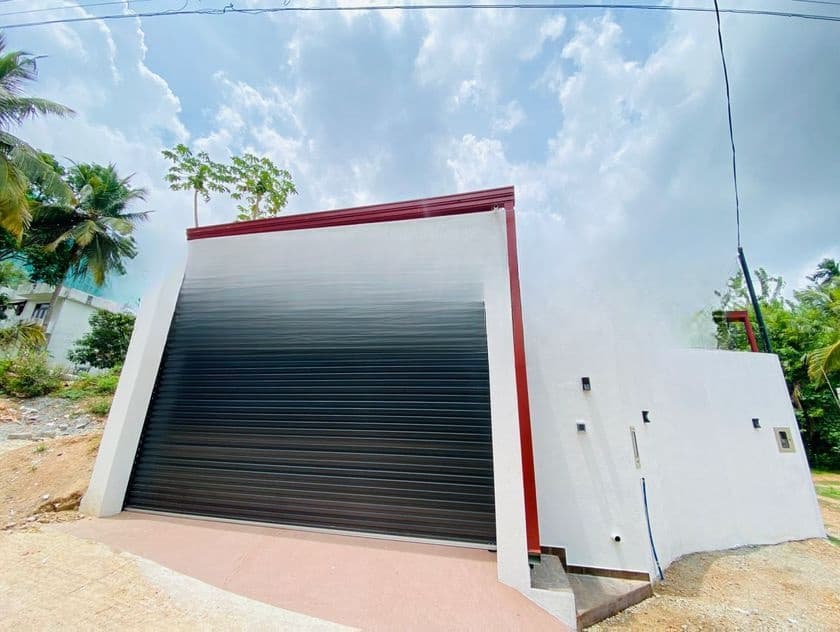 3 Bedroom Single-Storey House for Sale Thalahena