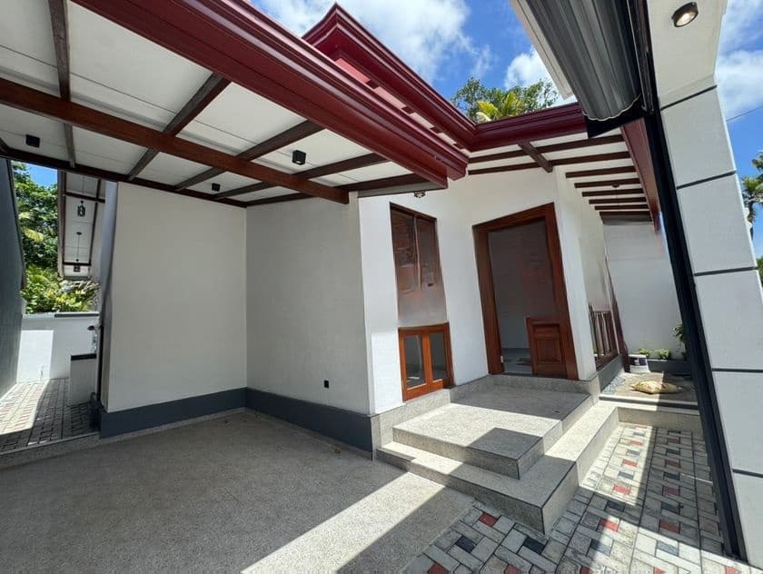 Luxury Single Storey Brand New House for Sale in Piliyandala