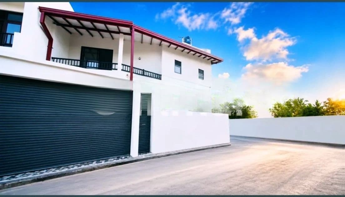 කොටිටාව හංදියට ආසන්නව ණවමාදිලියේ ළස්සන දෙමහල් නිවසක් විකිනිමට කොටගග