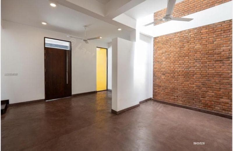 Cozy commercial space Colombo 2