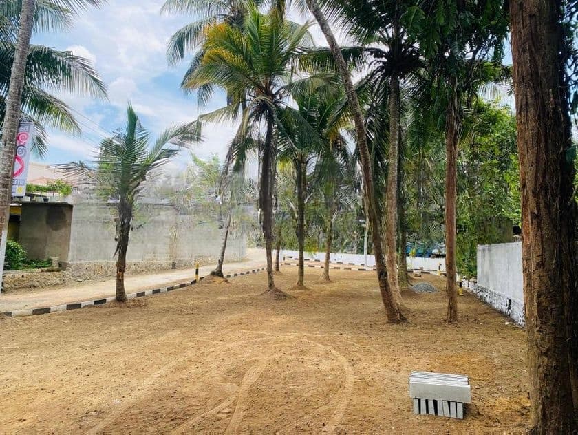 Prime Residential Land for Sale – Athurugiriya