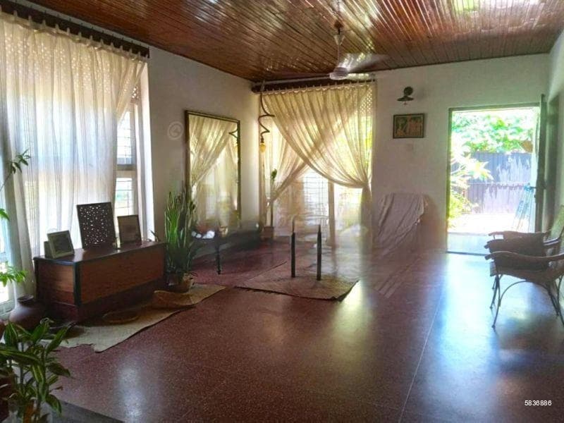 Spacious House for Sale in Dehiwela – Prime Hill Street Location!