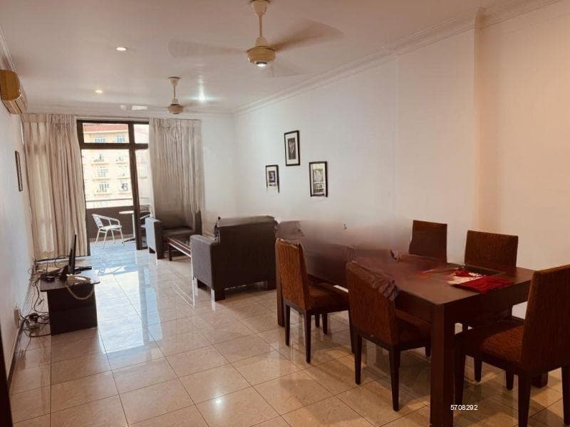 Hydepark residencies | Colombo 2 | Furnished | Spacious | 3Bedroom | 310K Slightly negotiable