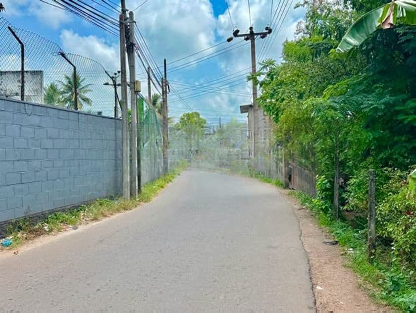 පිළියන්දල නිල්කමල් හන්දියෙන් පදිංචියට වටිනා සුපිරි ඉඩමක් / RU 13827