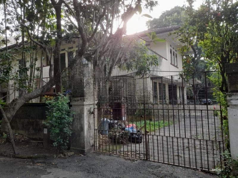 33 Perch Land with House for Sale in Colombo 8, S1810