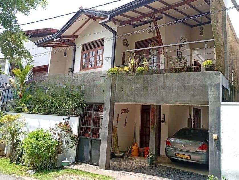 Solid Modern Architectured House in Piliyandala for Sale