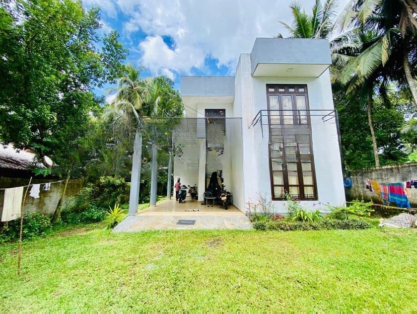 5 Bedroom Family Home for Sale Near Athurugiriya Town – 20 Perches