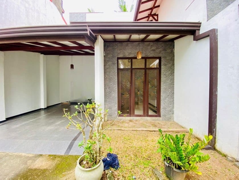 10.9 Perches 2-Storey Home for Sale Malabe