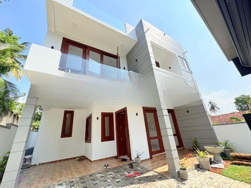 Newly House For Sale Athurugiriya