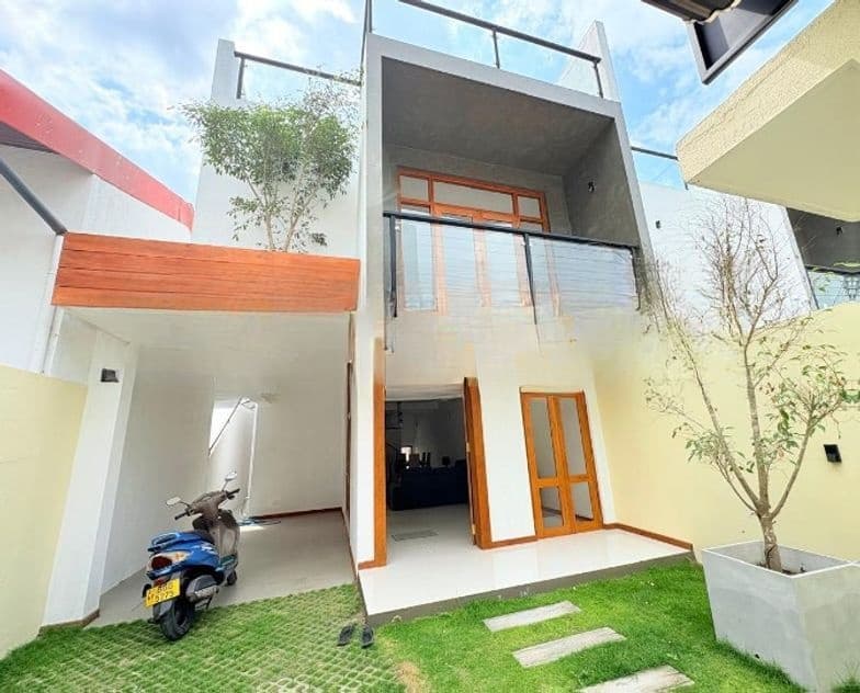 Brand New House for Sale in Battaramulla