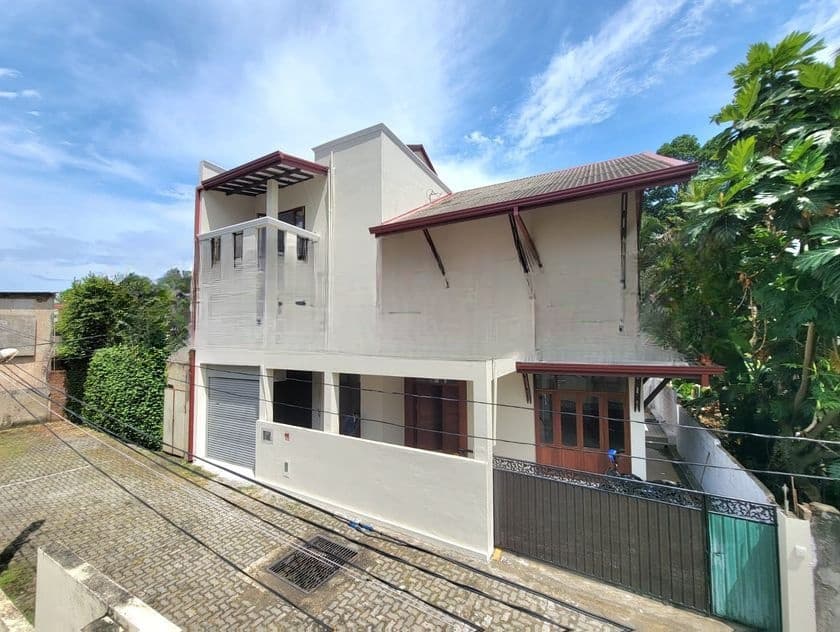 Battaramulla Brand New Luxury House for Sale