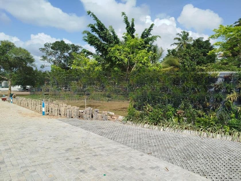 බොරලැස්ගමුව ගංගාරාම පාරෙන් බිම් කොටස් විකිණීමට