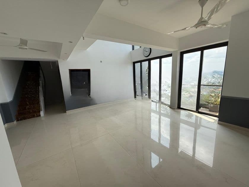 COLOMBO 5 : 4-BR (2240 SQFT) LUXURY DUPLEX APARTMENT FOR SALE