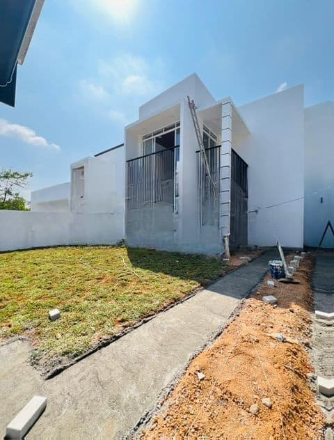 මාලබේ නගරයෙන් අලුතින් නිම කරන ලද දෙමහල් නිවස විකිණීමට