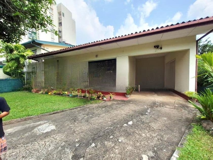 26.50P Land with Old Single Storey House for Sale In Nawala