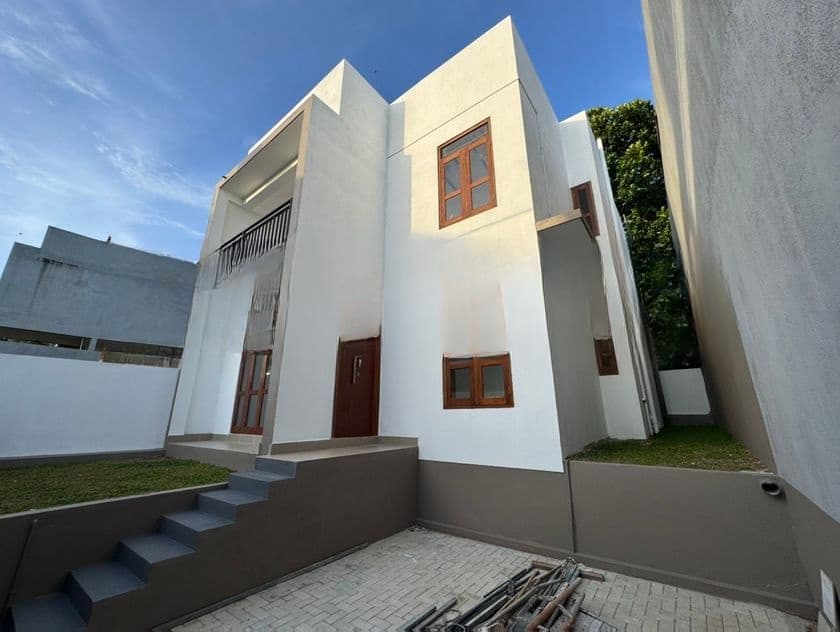 Superb Brand New House for Sale in Piliyandala