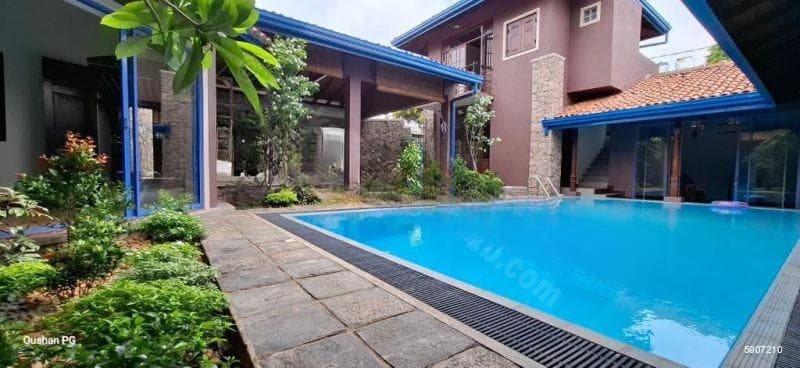 With swimming pool House for sale in Battaramulla