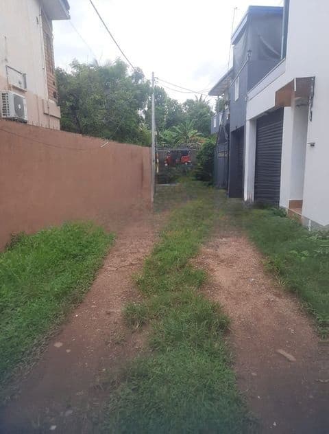 Land For Sale In Boralesgamuwa අබේරත්න මාවත