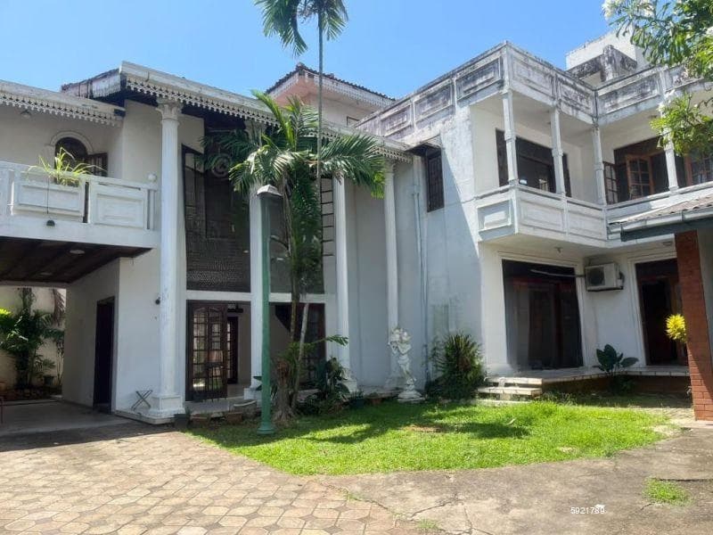 4 Bedroom House for Rent - Colombo 5, Skelton Road | LKR 1.5 Million Per Month (EM855)