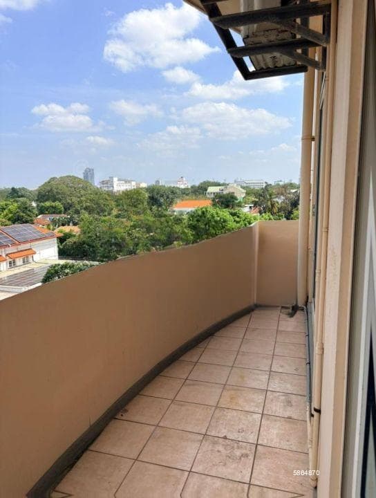 Queens Court apartment for rent in Colombo 3