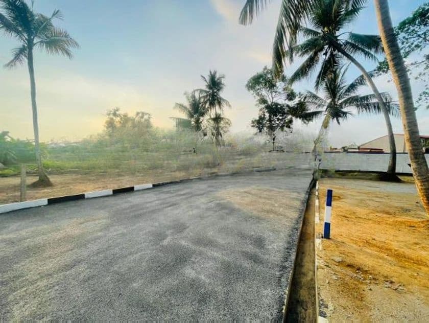 Wattala Mahabage Plot for Sale (Near the Colombo Negombo Main Road)