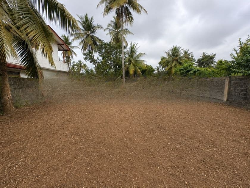 13 Perch Land in Thumbovila Rd, Piliyandala