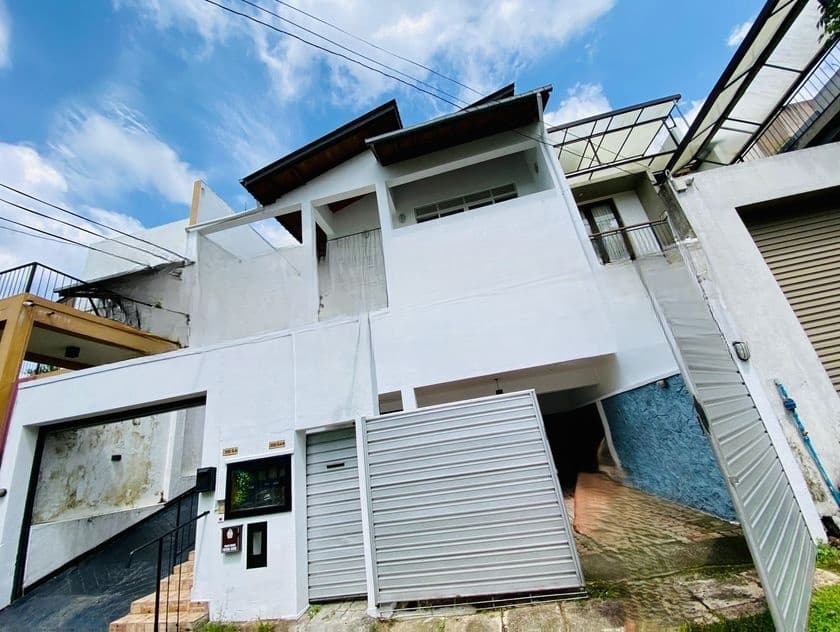 3rd Floor Apster House For Rent In Corea Mawatha, Thalawathugoda