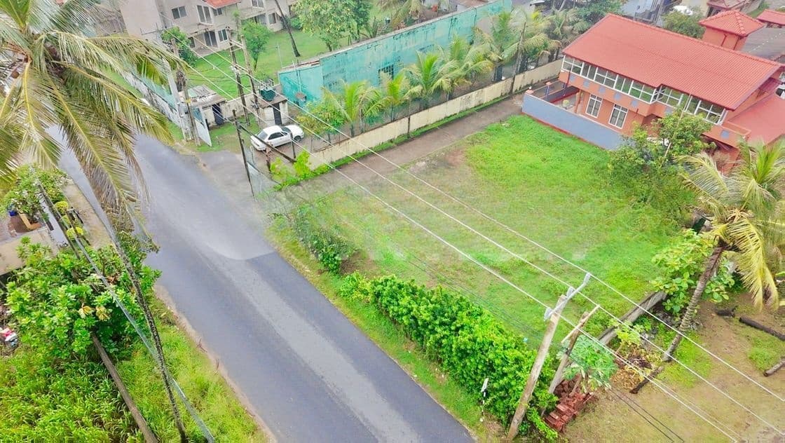 උස්වැටකෙයියාව සංචාරක පුරවරයෙන් වටිනා බිම් කොටසක්