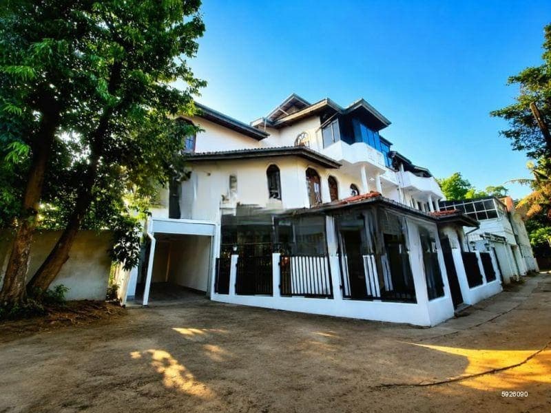 7 Bedroom Modern House for Sale – Colombo 05 | LKR 85,000,000 (EM169RK)