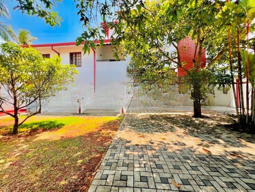 16.5P Land & Furnished 6 Bed Rooms For Sale Near Negombo Town |