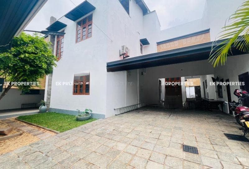 5 Bedroom House For Rent in Battaramulla with Swimming Pool | Recently Refurbished | Approx 6000 sq.ft | EK-1367