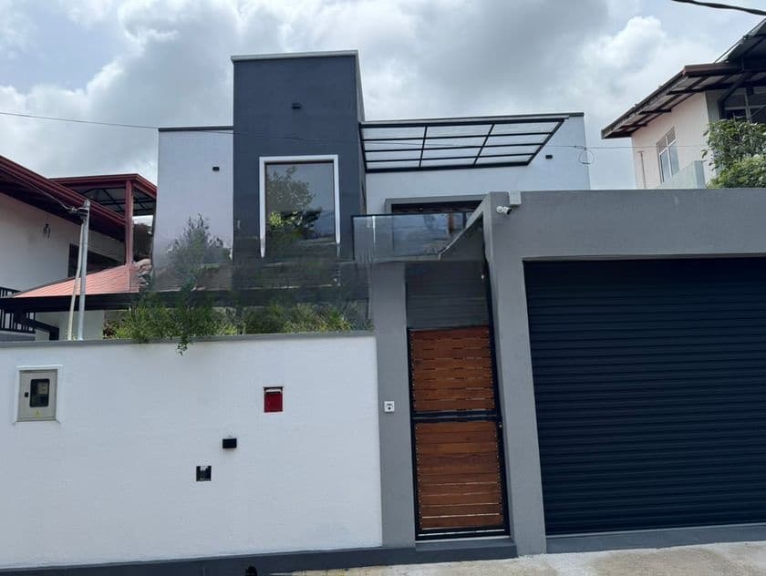 Super Luxury 2 Story Brand New House for Sale Piliyandala
