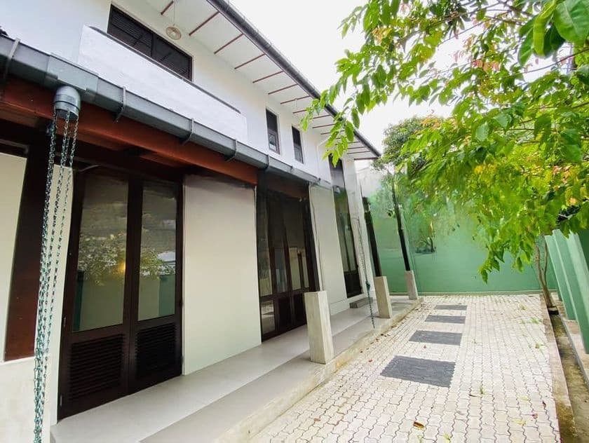 Newly Renovated Two Storey House for Rent Navinna