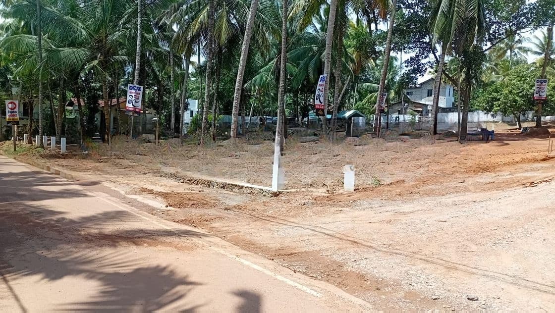 Batagama Land for Sale in Kandana Walking Distance to Main Bus route
