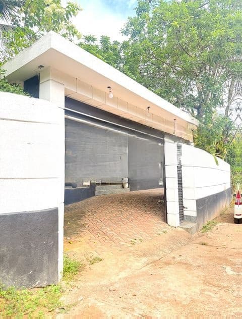 වතුපිටිවල නගරයෙන් දෙමහල් නිවස විකිණීමට