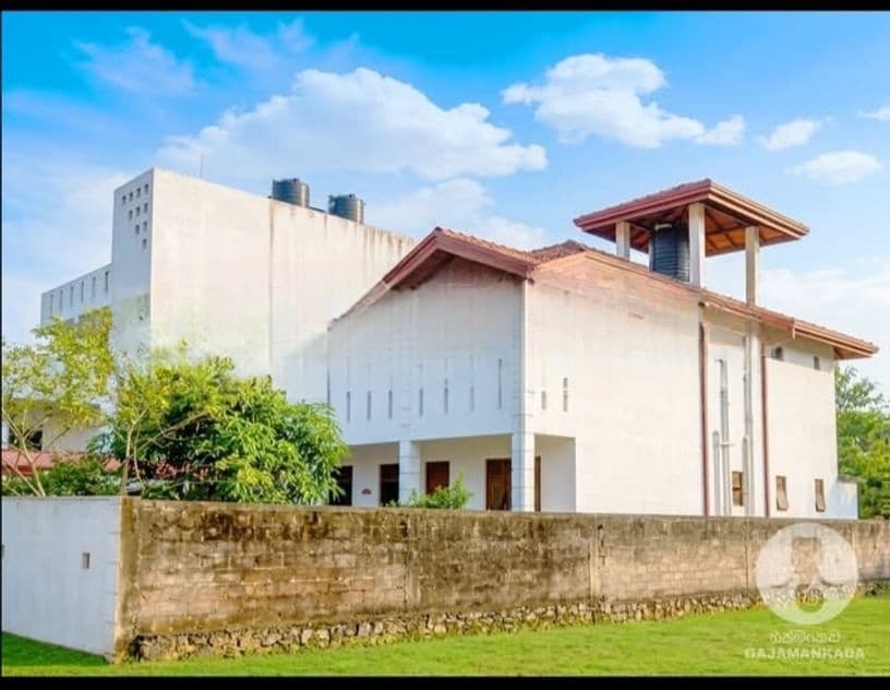 Luxury 5-Bedroom House for Sale in Yakkala, Gampaha