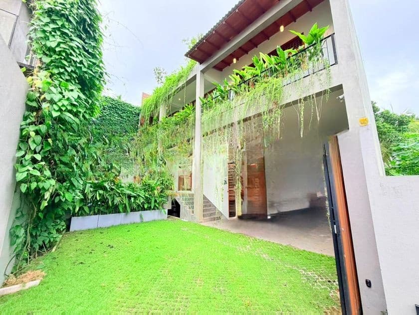 Super Luxury House for Sale in Battaramulla