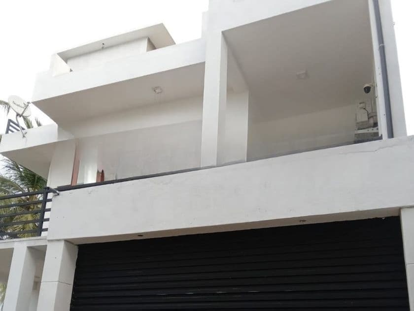 Three Storey House for Sale in Athurugiriya