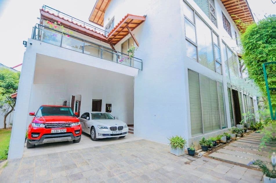 (AFA675) Morden Architectural Design Luxury House Located in Nugegoda