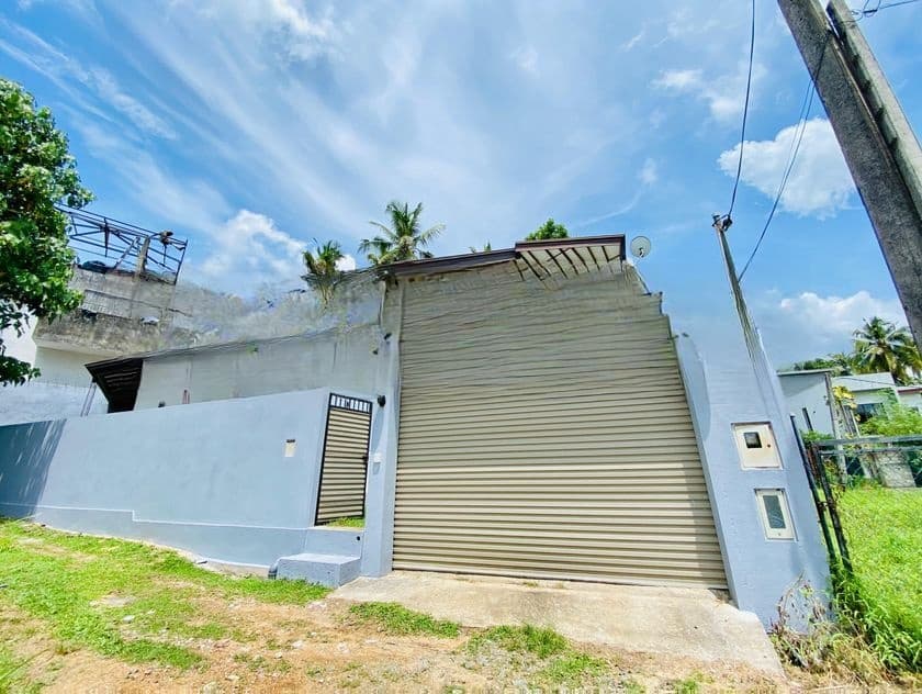 Single Story High Roof House for Sale in Athurugiriya