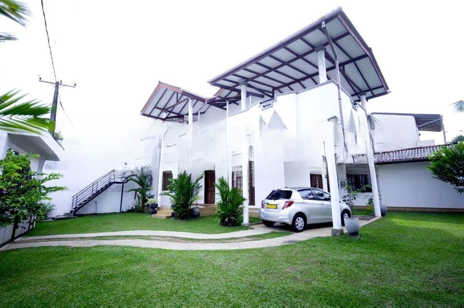 Two Storey House for Sale in Talawatugoda Kotte Road Madiwela
