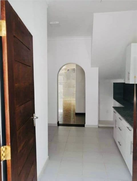 FOR RENT – PRIME 4 BEDROOM HOUSE IN DEHIWELA (SEA SIDE)